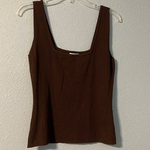 George Tank Top Size:S 4/6
Color:Brown

35% Nylon
65% Rayon